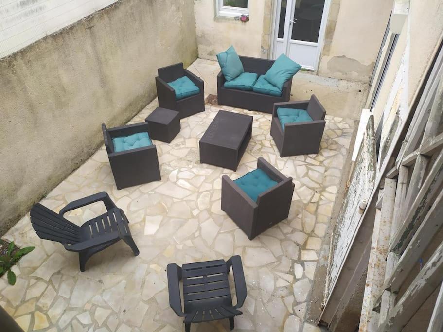 Maison De Ville Tres Lumineuse Civray  Exterior photo